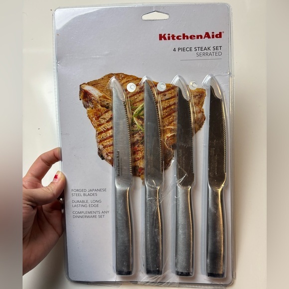 Kitchenaid 4 piece steak set serrated‎ - Picture 1 of 2